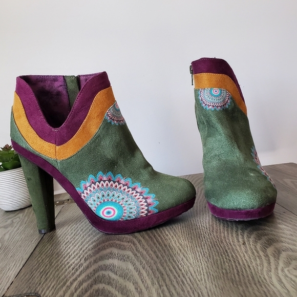 Desigual never worn suede style booties with  paisley print. Size 40 (9.5) - Picture 8 of 11